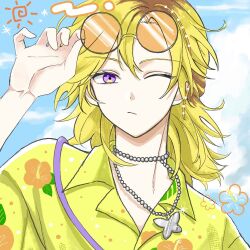  1boy bead_necklace beads blonde_hair commentary_request eyewear_on_head green_shirt hawaiian_shirt hikage_toma jewelry male_focus multiple_necklaces necklace one_eye_closed paradox_live shirt short_hair short_sleeves sky sunglasses umiusi4865 violet_eyes 
