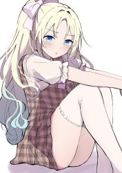 1girl alternate_costume alternate_hairstyle aqua_eyes blonde_hair blush brown_skirt casual commentary_request gradient_hair hair_ornament high_ponytail highres kaudon light_frown love_live! love_live!_hasu_no_sora_jogakuin_school_idol_club multicolored_hair osawa_rurino ponytail simple_background skirt socks white_background white_socks 