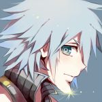  1boy chin glint green_eyes inazume-panko kingdom_hearts kingdom_hearts_3d_dream_drop_distance looking_at_viewer lowres male_focus popped_collar riku simple_background solo white_hair 
