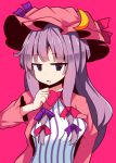  1girl beni_shake bow crescent_hair_ornament hair_bow hair_ornament hat hat_bow long_hair patchouli_knowledge pink_background purple_hair solo touhou violet_eyes 
