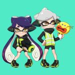  2girls aori_(splatoon) aqua_background brown_eyes hair_rings headgear hotaru_(splatoon) long_hair mask multiple_girls pointy_ears purple_hair riko_(sorube) short_hair silver_hair simple_background smile splatoon super_soaker 