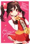  1girl \m/ black_legwear blush bow character_name copyright_name double_\m/ earrings grin hair_bow ichinose_yukino jewelry looking_at_viewer love_live!_school_idol_project red_eyes short_hair smile solo thigh-highs twintails twitter_username yazawa_nico 