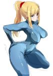  1girl ario blonde_hair blue_eyes bodysuit breasts hand_on_hip large_breasts long_hair metroid ponytail samus_aran shiny shiny_clothes sidelocks simple_background solo white_background 