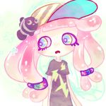  1girl animal bangs baseball_cap black_shirt blue_eyes blunt_bangs blush clownfish eyelashes fish frown glenna_nalira green_eyes hair_ornament hat mizoreame multicolored_eyes open_mouth pink_hair ringed_eyes shirt short_sleeves solo splatoon upper_body 