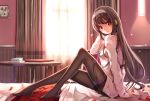  1girl black_hair black_legwear hairband highres kasumigaoka_utaha long_hair looking_at_viewer pantyhose red_eyes saenai_heroine_no_sodatekata smile solo yumemi_(kiowa) 