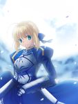 1girl ahoge armor armored_dress blonde_hair blue_eyes fate/stay_night fate_(series) gauntlets highres saber skylader smile solo 