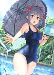  1girl bangs blue_sky blush bow breasts bush chain-link_fence covered_navel drill_hair dutch_angle fence floral_print hair_bow highres holding_umbrella idolmaster idolmaster_cinderella_girls kanzaki_ranko lens_flare looking_at_viewer old_school_swimsuit one-piece_swimsuit open_mouth outdoors outstretched_arm outstretched_hand parasol plant pool pool_ladder print_umbrella red_bow red_eyes school_swimsuit signature silver_hair sky solo sparkle sunlight swimsuit twin_drills twintails umbrella wading water water_drop yuyan 