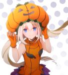  1girl alternate_costume blush costume fate/grand_order fate_(series) gloves hair_ornament halloween happy hat holding holding_hat jack-o&#039;-lantern looking_at_viewer marie_antoinette_(fate/grand_order) minafuni miniskirt pumpkin_hat ringlets season_connection simple_background skirt smile twintails 
