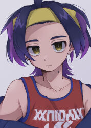  1boy 80pn black_hair closed_mouth ear_piercing hairband highres kieran_(pokemon) looking_at_viewer male_focus mole mole_on_neck multicolored_hair off_shoulder open_clothes piercing pokemon pokemon_sv purple_hair red_tank_top simple_background solo sparkle tank_top upper_body yellow_eyes yellow_hairband 