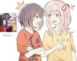  1girl 1other akiyama_mizuki androgynous arm_at_side arrow_(symbol) artist_name bob_cut brown_eyes brown_hair clenched_hand commentary crossed_arms english_commentary highres index_finger_raised keikyoku_no_machi_wa_doko_e_(project_sekai) long_hair looking_at_another notice_lines open_mouth pink_eyes pink_hair pointing project_sekai ravioli_(doodletime) red_shirt shinonome_ena shirt short_hair short_sleeves side_ponytail sidelocks simple_background t-shirt upper_body white_background yellow_shirt 