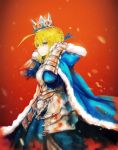  1girl ahoge armor blonde_hair blue_eyes breastplate cape colored_eyelashes crown fate/stay_night fate_(series) fur-trimmed_cape highres mimit red_background saber solo type-moon 
