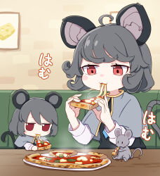  2girls absurdres ahoge animal_ears black_vest blush_stickers capelet commentary dual_persona eating food fumo_(doll) grey_capelet grey_hair highres holding holding_food holding_pizza indoors kame_(kamepan44231) long_sleeves mouse_(animal) mouse_ears mouse_girl mouse_tail multiple_girls nazrin pizza plate red_eyes shirt short_hair tail touhou translated vest white_shirt 