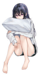  1girl absurdres barefoot black_hair black_shorts blue_hair commentary_request full_body highres ichinose_uruha long_hair long_sleeves looking_at_viewer multicolored_hair shorts simple_background sitting solo streaked_hair two-tone_hair violet_eyes virtual_youtuber vspo! white_background yu_sa1126 