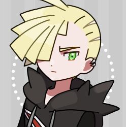  1boy ahoge black_shirt blonde_hair closed_mouth eneko_(olavcnkrpucl16a) expressionless gladion_(pokemon) green_eyes grey_background hair_over_one_eye highres hood hooded_vest hoodie male_focus pokemon pokemon_sm shirt short_hair solo tassel upper_body vest wavy_eyes 