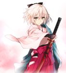  1girl ahoge armor bangs black_bow blonde_hair bow brown_eyes closed_mouth cowboy_shot eyebrows eyebrows_visible_through_hair fate/grand_order fate/stay_night fate_(series) floral_print gradient gradient_background hair_between_eyes hair_bow hakama half_updo haori holding_sword holding_weapon jacket_on_shoulders japanese_armor japanese_clothes katana kimono kote kurokote long_sleeves looking_at_viewer meiji_schoolgirl_uniform pink_background sakura_saber sheath sheathed solo sword tsuedzu weapon white_hair wide_sleeves 