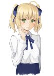  1girl ahoge alternate_hairstyle blonde_hair blush bow fate/stay_night fate_(series) green_eyes hair_bow heikichi saber short_twintails solo twintails 