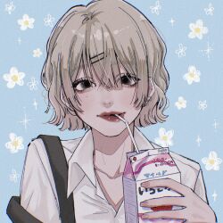  1girl aegyo_sal bag blonde_hair blue_background bob_cut brown_eyes collared_shirt drinking drinking_straw drinking_straw_in_mouth earrings film_grain floral_background hair_ornament hairclip highres jewelry lipstick looking_at_viewer makeup mole mole_under_eye nail_polish original partially_unbuttoned portrait red_lips school_bag scribble_background shirt short_hair short_sleeves single_earring strawberry_milk tamori_(tamori_www) thick_lips wavy_hair 