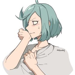  1girl ahoge anemo_nemo aqua_hair blush closed_mouth commentary_request grey_shirt guagua977 mahou_shoujo_ni_akogarete shirt short_hair short_sleeves solo sweat violet_eyes 