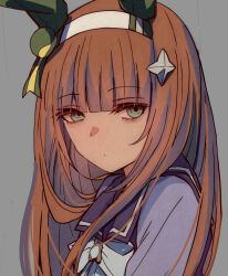  1girl animal_ears bow brown_hair closed_mouth green_eyes grey_background hairband horse_ears kawamochi_(tddm3573) long_hair looking_at_viewer purple_shirt school_uniform shirt silence_suzuka_(umamusume) simple_background solo tracen_school_uniform umamusume upper_body white_bow white_hairband 