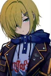  1boy black_jacket blonde_hair blue_hood caution clothes_writing drawstring green_eyes hair_intakes hair_ornament hair_over_one_eye hairclip half-closed_eyes highres hood hood_down hoodie jacket lapels looking_at_viewer male_focus nijisanji no_headwear notched_lapels open_clothes open_jacket parted_lips pocket portrait print_hoodie short_hair simple_background solo takoraisu_(roichi17) unzipped uzuki_kou uzuki_kou_(5th_costume) virtual_youtuber white_background white_hoodie wolf_cut yellow_trim 