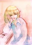  1boy absurdres allan_twilight androgynous anmonaito blonde_hair bob_cut chin_rest commentary_request graphite_(medium) green_eyes highres instrument long_sleeves male_focus piano poe_no_ichizoku portrait puffy_long_sleeves puffy_sleeves short_hair solo traditional_media watercolor_(medium) 