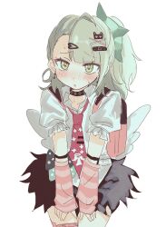  1girl arm_warmers bag blush earrings fur-trimmed_skirt fur_trim green_eyes green_hair hair_ornament hairclip highres jewelry looking_at_viewer multiple_hairclips musical_note_earrings necktie open_mouth pink_arm_warmers pink_bag red_necktie sa_(onksicya45) shirt simple_background skirt solo striped_arm_warmers sunna_(zenless_zone_zero) sweat white_background white_shirt white_wings winged_bag wings zenless_zone_zero 