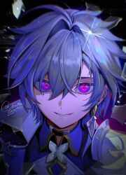  1boy armor black_choker blue_hair blue_shirt choker coat collared_shirt commentary double-parted_bangs earrings eromkk genshin_impact glass_shards hair_behind_ear hair_between_eyes hair_intakes highres jewelry lapels lohen_(genshin_impact) male_focus multicolored_eyes notched_lapels open_clothes open_coat parted_lips pauldrons piercing portrait shirt shoulder_armor single_earring single_pauldron smile solo sparkle twitter_username upper_body wing_collar 