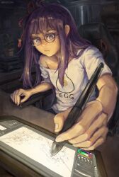  1girl absurdres black-framed_eyewear book book_stack chair closed_mouth drawing_(action) drawing_tablet gaming_chair glasses hair_ornament highres holding holding_stylus impasto indoors long_hair original painterly plant potted_plant print_shirt purple_hair raitzink shirt short_sleeves single_bare_shoulder sitting solo stylus swivel_chair t-shirt tassel tassel_hair_ornament violet_eyes white_shirt 
