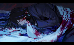  1girl black_gloves black_hair blood blood_on_clothes blood_on_face blue_streaks commentary_request gloves highres japanese_clothes kimono limbus_company looking_down lying multicolored_hair nishikujic on_stomach project_moon red_eyes ryoshu_(project_moon) solo streaked_hair suit unworn_clothes unworn_kimono white_kimono 