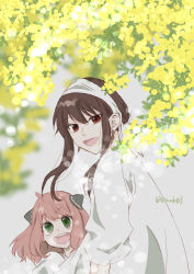  2girls :d adoptive_parent_and_adoptive_child ahoge anya_(spy_x_family) black_hair branch commentary_request dress earrings gold_earrings green_eyes hairpods highres jewelry kinak03 long_sidelocks looking_at_viewer medium_hair mother_and_child mother_and_daughter multiple_girls open_mouth outdoors parent_and_child pink_hair red_eyes short_hair_with_long_locks sidelocks smile spy_x_family teeth three-quarter_sleeves twilight_(spy_x_family) twitter_username upper_teeth_only white_dress 