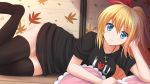 1girl alternate_costume bangs black_legwear blonde_hair blue_eyes blush bow closed_mouth clothes_writing eyebrows eyebrows_visible_through_hair hair_bow hand_on_own_head head_rest heart highres jewelry kazenokaze key kirisaki_chitoge leaf_print long_hair looking_at_viewer lying nisekoi on_side pendant pillow red_bow shirt short_sleeves side_ponytail smile solo t-shirt thigh-highs 