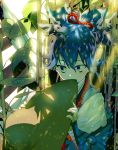  1boy arm_wrap blue_eyes blue_hair dappled_sunlight emje_(uncover) japanese_clothes leaf male_focus plant ponytail sayo_samonji sunlight touken_ranbu 
