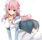  1girl all_fours aosaki_yukina black_skirt breasts collarbone hanging_breasts headphones large_breasts long_hair long_sleeves looking_at_viewer miniskirt nitroplus pink_eyes pink_hair side_slit sidelocks skirt smile solo super_sonico thigh-highs white_background white_legwear 