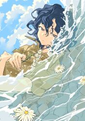  1boy blue_hair blue_sky brown_shirt closed_mouth clouds cloudy_sky commentary daisy_(flower) day english_commentary expressionless flower grey_eyes hair_between_eyes highres holding holding_flower icefefe lying male_focus on_back outdoors partially_submerged saibou_shinkyoku shirt short_hair short_sleeves sky solo utsugi_noriyuki white_flower 