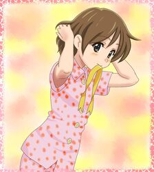  brown_hair chunpai hirasawa_ui k-on! mouth_hold pajamas ribbon short_hair solo 