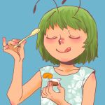  1girl :q antennae blue_background closed_eyes eating eyebrows eyebrows_visible_through_hair green_hair holding holding_spoon licking_lips onikobe_rin simple_background sleeveless smile solo spoon tongue tongue_out touhou wriggle_nightbug 