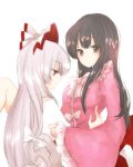  2girls black_eyes black_hair blush bow bowtie commentary_request from_side fujiwara_no_mokou hair_bow highres hime_cut houraisan_kaguya long_hair long_sleeves looking_at_viewer mimippu multiple_girls pink_bow pink_bowtie profile red_eyes silver_hair touhou upper_body white_background white_bow wide_sleeves 