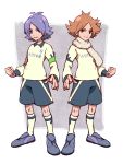  2boys blue_eyes blue_hair brothers flipped_hair fubuki_atsuya fubuki_shirou full_body highres inazuma_eleven_(series) inazuma_eleven_ares male_focus multiple_boys orange_eyes pink_hair scarf short_hair siblings smile soccer_uniform sportswear yamano_(umashio) 