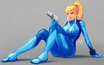  1girl absurdres arm_support armband ass blonde_hair blue_eyes bodysuit breasts carlos_javier gun hairband highres holding holding_gun holding_weapon large_breasts legs_folded lips long_hair looking_at_viewer metroid mole mole_under_mouth ponytail samus_aran shiny shiny_clothes signature sitting skin_tight smile solo weapon zero_suit 