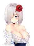  1girl alternate_costume arms_at_sides bare_shoulders blue_eyes blush breasts cleavage closed_mouth collarbone embarrassed flower frown hair_flower hair_ornament hair_over_one_eye hamakaze_(kantai_collection) japanese_clothes kantai_collection kimono looking_away medium_breasts obi off_shoulder red_flower sash short_hair silver_hair simple_background solo tr_(kangtw123) upper_body white_background white_kimono 