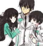  1girl 2boys black_hair blue_eyes cousins kuroba_ayako kuroba_fumiya long_hair mahouka_koukou_no_rettousei multiple_boys necktie red_eyes sbs shiba_tatsuya simple_background twins uniform 