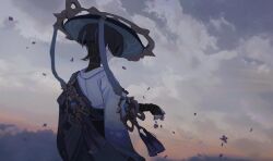  1boy animal_print armor bird_print black_hair black_shorts blue_cape blue_hat blue_sleeves blunt_ends bridal_gauntlets cape clenched_hand clouds cloudy_sky falling_petals ff9900 from_behind furisode genshin_impact gradient_sleeves hat head_down highres japanese_armor japanese_clothes jingasa kimono kote kurokote looking_down male_focus multicolored_hair outstretched_arm petals purple_hair scaramouche_(genshin_impact) short_sleeves shorts sky solo streaked_hair tassel wanderer_(genshin_impact) white_kimono white_sleeves 