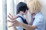  black_hair blonde_hair cosplay couple hand_holding necktie sakiyama_youji seifuku shironuma_tetsuo smile sweet_pool yaoi 