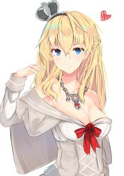  1girl arm_up bare_shoulders blonde_hair blue_eyes blush bow braid breasts cleavage closed_mouth collarbone crown dress flower french_braid hand_on_hip heart jewelry kantai_collection long_hair long_sleeves looking_at_viewer medium_breasts mini_crown moonlaw off-shoulder_dress off_shoulder pendant red_bow red_rose rose simple_background smile solo warspite_(kantai_collection) white_background white_dress 