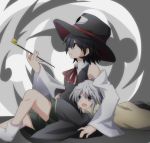  androgynous big_hat black_hair blush_stickers bow brown_coat coat detached_sleeves enraku_tsubakura grey_eyes grey_eyes hat highres houren_yabusame hug hug_from_behind len&#039;en open_mouth red_ribbon ribbon short_hair short_hair_with_long_locks shorts silver_hair sitting smile top_hat 