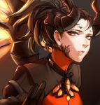  1girl alternate_eye_color alternate_hair_color bangs black_background black_gloves black_hair breasts brooch brown_hair crystal dark_persona devil_mercy eyelashes facial_mark forehead_mark fur_trim gloves glowing glowing_wings highres horns jewelry looking_at_viewer mechanical_wings mercy_(overwatch) overwatch parted_lips ponytail red_eyes solo upper_body wings yaya_(shizuku) 