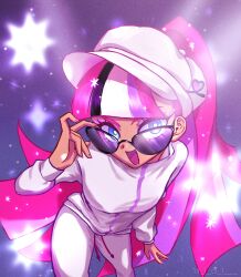  1girl commentary cookie_run cookie_run:_ovenbreak eyelashes glitter glitter_in_hair hat heart highres jacket korean_commentary leaning_forward long_hair multicolored_hair nail_polish pants pink_hair pink_nails shining_glitter_cookie smile sunglasses user_jpkr3484 