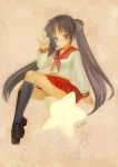  \m/ blush hiiragi_kagami legs long_hair lucky_star school_uniform sitting skirt socks twintails yoru_(xueyinye) 