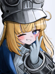  +_+ 1girl blonde_hair commentary gloves grey_background grey_gloves grey_hat grin hat highres kari90909 long_hair looking_at_viewer norma_hollowell one_eye_closed simple_background smile solo upper_body v violet_eyes zenless_zone_zero 