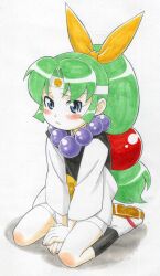  1girl bead_necklace beads between_legs blue_eyes bow closed_mouth commentary_request curtained_hair full_body green_hair hair_bow hair_ornament hand_between_own_legs headband highres japanese_clothes jewelry kimono long_hair looking_at_viewer miyabi_(ninin_ga_shinobuden) necklace ninin_ga_shinobuden official_artist_extra okobo own_hands_together platform_sandals ponytail raised_inner_eyebrows sandals shibata_jun short_kimono simple_background sitting smiley_face socks solo sphere_hair_ornament tabi traditional_media very_long_hair wariza white_background white_headband white_kimono white_socks yellow_bow 